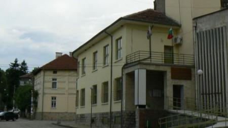 Сградата на общината в Белово