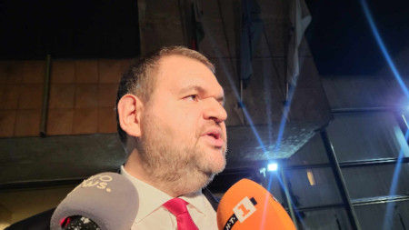 Мустафа Карадайъ е взел решението си сам да подаде оставка. Това е негово лично решение, заяви съпредседателят на ПГ на ДПС Делян Пеевски.