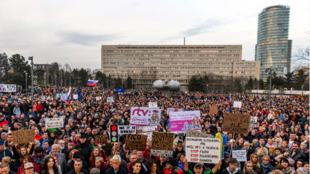 Протест в Братислава срещу плановете на правителството за реформи в обществените медии