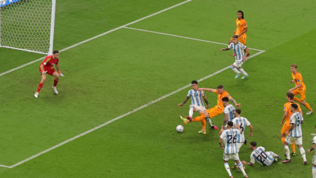 Вегхорст бележи за 2:3 срещу Аржентина на Мондиал 2022.