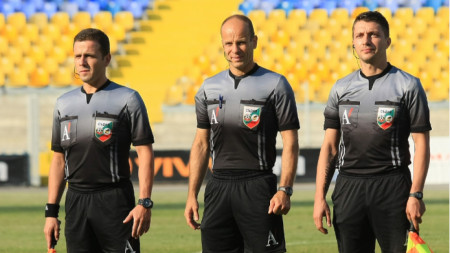 Николай Йорданов (в средата) ще свири Ботев (Пловдив) - ЦСКА-София.
