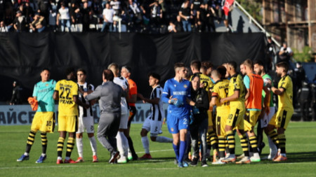 Ботев (Пловдив): Настояваме БФС да подходи безпристрастно