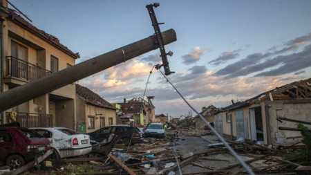 Щетите от торнадото в Южна Моравия в Чехия се изчисляват