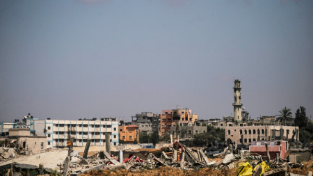 Разрушения в бежанския лагер Ал Бурейдж в централната част на Ивицата Газа, 29 юли 2024 г.