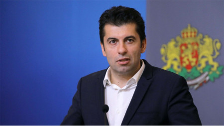 Министър-председателят Кирил Петков и министърът на енергетиката Александър Николов дадоха брифинг след се срещната с представители на работодателските организации и синдикатите в Министерския съвет.