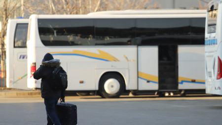 От Централната автогара в София съобщиха че всички автобуси пътуват