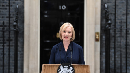 Новият министър-председател на Великобритания Лиз Тръс говори на Даунинг Стрийт, Лондон, 6 септември 2022 г.