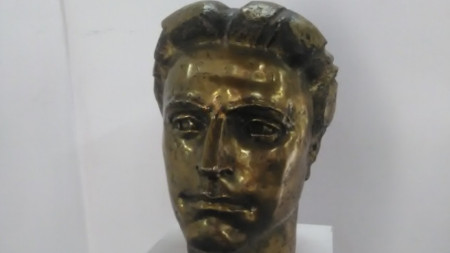 Скулптурен портрет на Левски от проф. Емил Мирчев