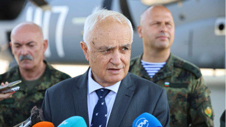 Defense Minister Atanas Zapryanov