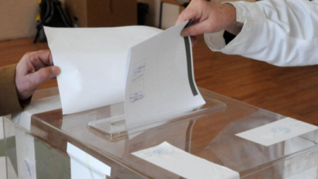 Действията и решенията на Секционните избирателни комисии извън страната ще