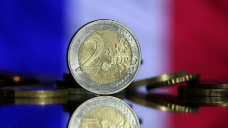 В четвъртък Франция си осигури първия паричен транш в размер
