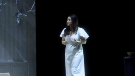 Сцена от операта „Йоланта“  на П. И. Чайковски спектакъл на  Метрополитън опера – Ню Йорк