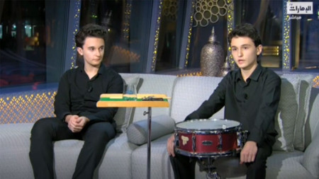 Младите музиканти Александър и Виктор Вичеви впечатлиха със самостоятелен концерт