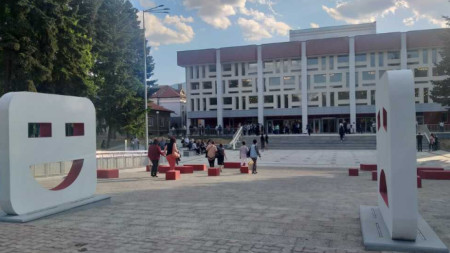 Общинският театър в Кюстендил и пространството около него са реновирани за близо 6 млн. лева