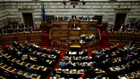 Премиерът на Гърция Алексис Ципрас по време на речта си в парламента преди вота на доверие.  