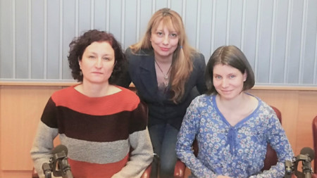 Доц. Веселка Тончева, Мария Мира Христова и Йорданка Иванова (отляво надясно)