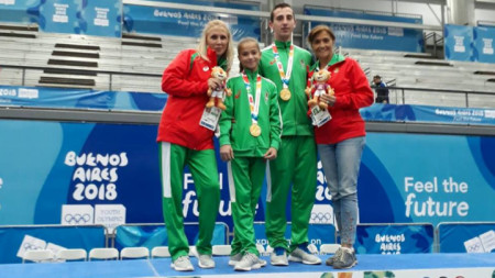 Костадинова и Димитров със златните медали.