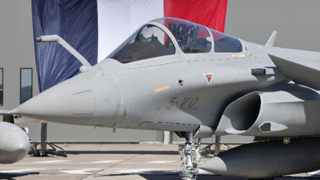 Самолет Dassault Rafale.