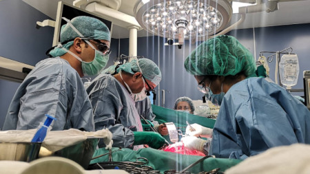 Това е първата трансплантация след цялостното обновяване на операционните зали на Клиниката по чернодробна хирургия към ВМА.