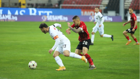 Локомотив приема Славия в столично дерби.