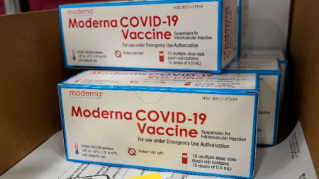 Американската фармацевтична компания Модерна няма да публикува формулата на Covid