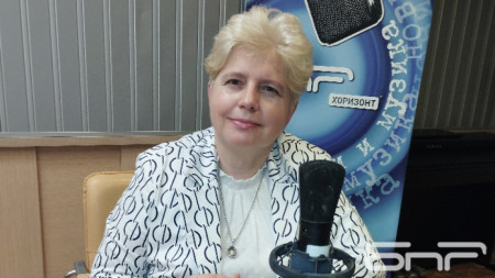 Анжела Димчева, поетеса, литературен критик и журналист, доктор по наукознание