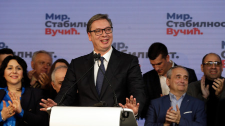 Александър Вучич ликува, представяйки първите резултати от общите избори, Сърбия, 3 април 2022 г.