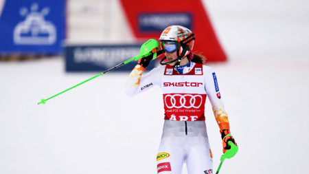 Катарина Линсбергер спечели слалома от Световната купа по ски алпийски дисциплини