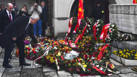 Delegacioni bullgar, i kryesuar nga zëvendëskryeministri dhe ministër i punëve të brendshme të Republikës së Bullgarisë, Ivan Demerxhiev, bëri homazhe dhe vendosi kurorë lulesh te varri i Goce Dellçevit në kishën e Shën Spasit në Shkup