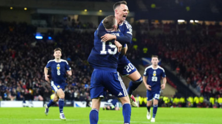 Шотландия победи с 4:2 Дания