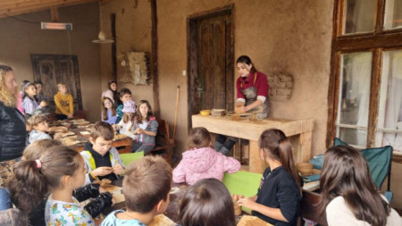 “Фестивал на сръчните ръце“ в село Бусинци