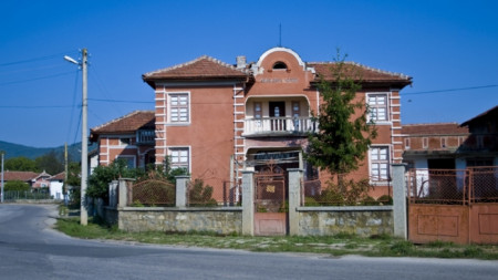 Къщата музей на бореца Дан Колов в родното му село Сенник