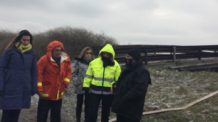 кметът на София Йорданка Фандъкова провери на място работата на аварийните екипи в засегнатите от наводнението райони.