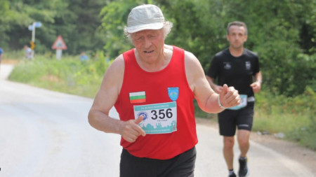Фикри Хашал (на преден план)