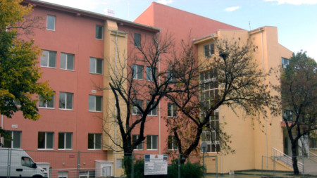 Сградата на бившето училище 