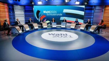 Последният телевизионен дебат между водещи кандидати на основните партии в Германия преди изборите на 26 септември.