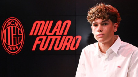 Валери Владимиров е на 17 години.