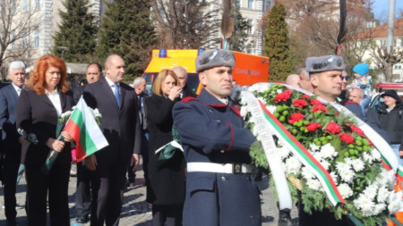 President Rumen Radev and Vice President Iliana Iotova also paid their respects