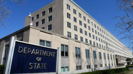 Съединените щати наредиха на семействата на служителите в американското посолството