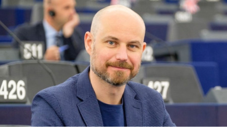 Словашкият евродепутат от ЕНП Владимир Билчик смята че спирането на