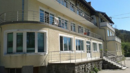 Саморазправата с медиците от белодробната болница „Д-р Трейман“ във Велико Търново е станала през почивните дни.