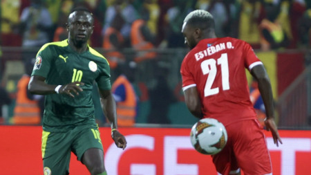 Садио Мане (вляво) изведе Сенегал до полуфиналите.