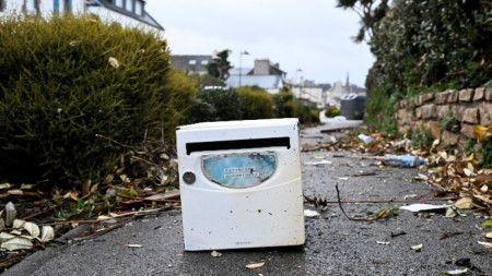 Последствия от бурят Киърън в Западна Франция.