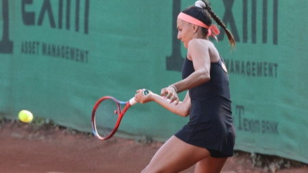 Държавната шампионка Джулия Терзийска ще играе в Люлин.