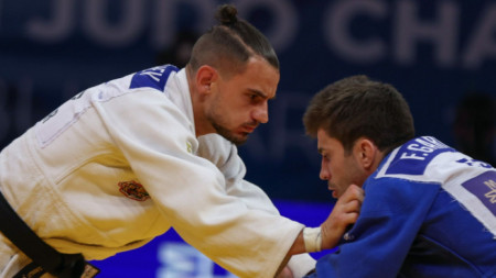 Янислав Герчев (в бяло) е на четвъртфинал.