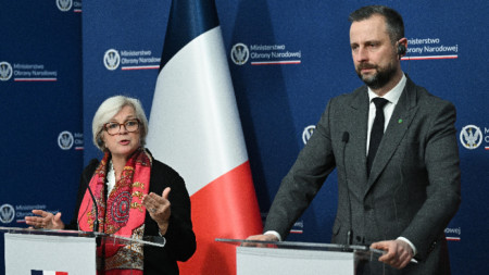 Полският министър на отбраната Владислав Кошиняк-Камиш и френската му колежка Катрин Вотрен.