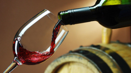 Виното намалява със 17 риска от заразяване с Covid сочи