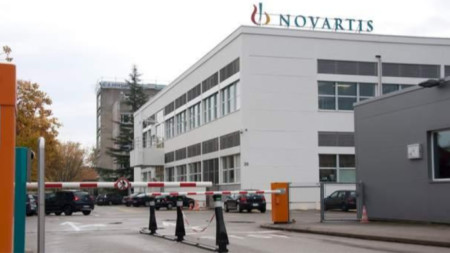 Швейцарският производител на лекарства Novartis е подписал сделка за производство