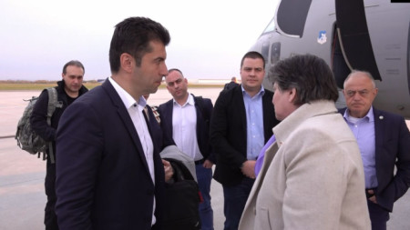 Българската делегация начело с премиера Кирил Петков пристигна на посещение