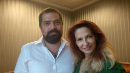 Д-р Андрей Захариев и Ива Дойчинова в студиото на предаването.
